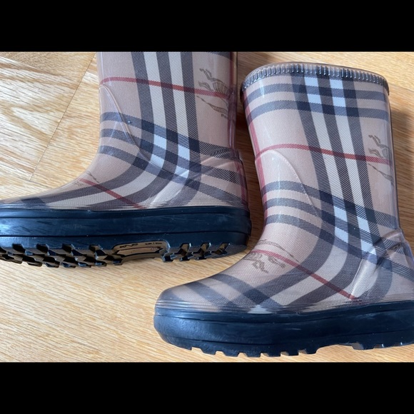 Burberry kids rain boots size 6/7 - Picture 6 of 12